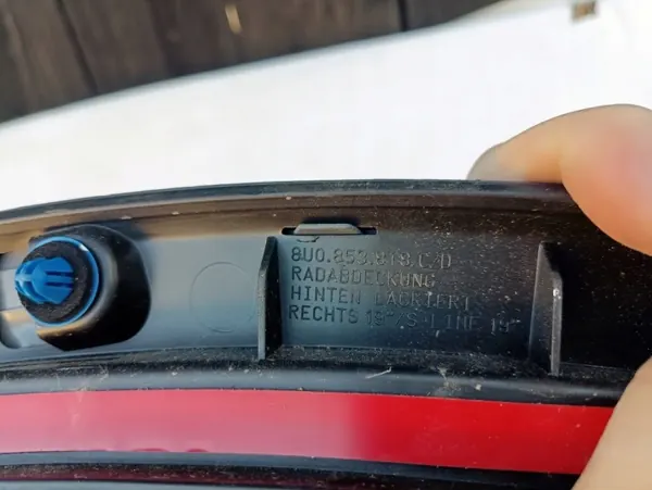 Audi Q3 Höger bakskärm OEM 8U0853818 CD image 4