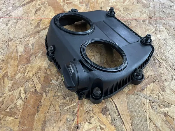 VW Audi Timing Cover 06K103277D image 3