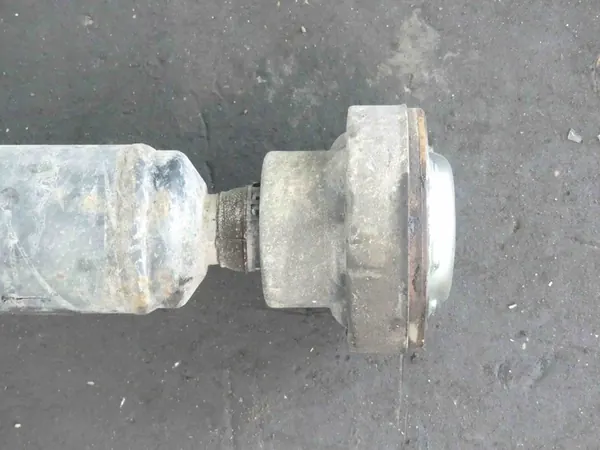 Bakre drivaxel VW Touareg I 7L 4.2B V8 AXQ image 2