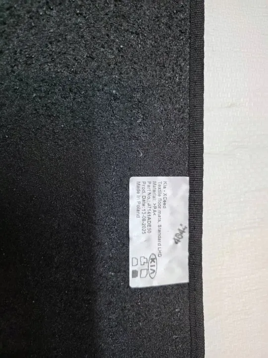 Kia Xceed Fußmatten-Set OEM J7141ADE50 - Gebraucht image 10