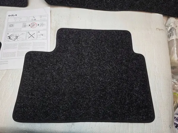 Kia Xceed Fußmatten-Set OEM J7141ADE50 - Gebraucht image 5