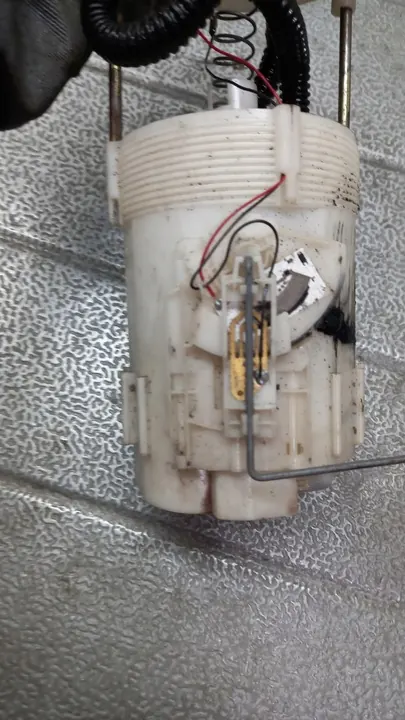 Brandstofpomp Renault Laguna II 1.9DCI 8200465952 image 2