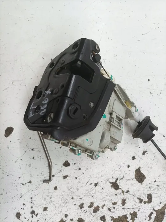 Audi A6 III Höger Bakdörrlås 4F0839016J image 2