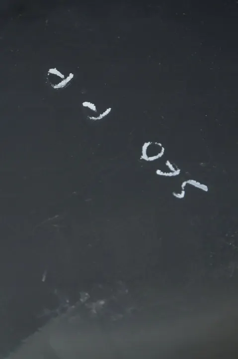 VOLVO V70 II S60 I Front Right Wheel Arch 30655666 image 4