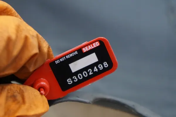 VOLVO V70 II S60 I Front Right Wheel Arch 30655666 image 6