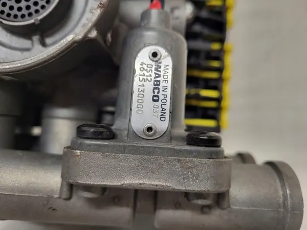 OEM 4615130020 Wabco Modulaattoriventtiili - Käytetty image 3