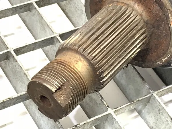 Höger fram drivaxel BMW E83 2.0 150HK image 4