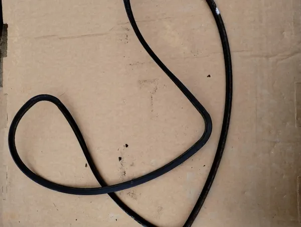 Mercedes W220 S-klass taklucktätning OEM 2207800196 image 2