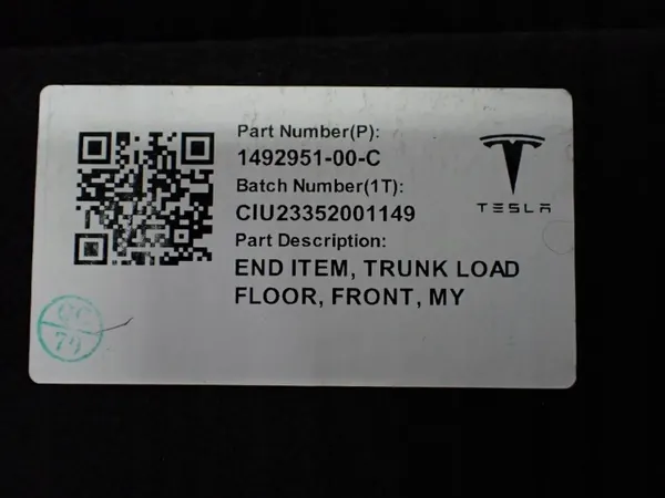 Tapis de coffre Tesla OEM 1492951-00-C d'occasion image 3