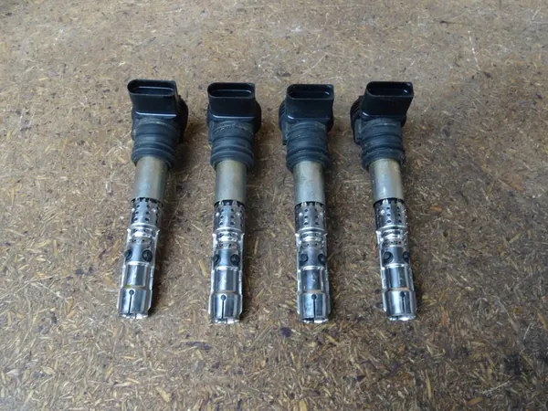 Bobina de ignição AUDI TT 8N 1.8T 06A905115A image 2