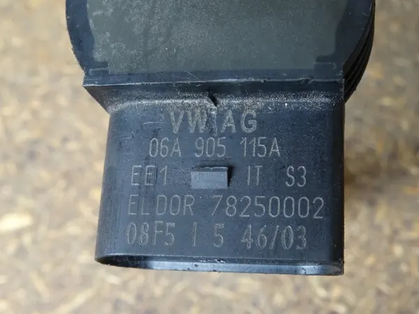 Bobina de ignição AUDI TT 8N 1.8T 06A905115A image 3