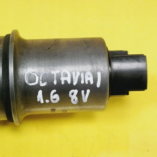 EGR-venttiili Skoda Octavia MK1 1.6 06A131501F image 2