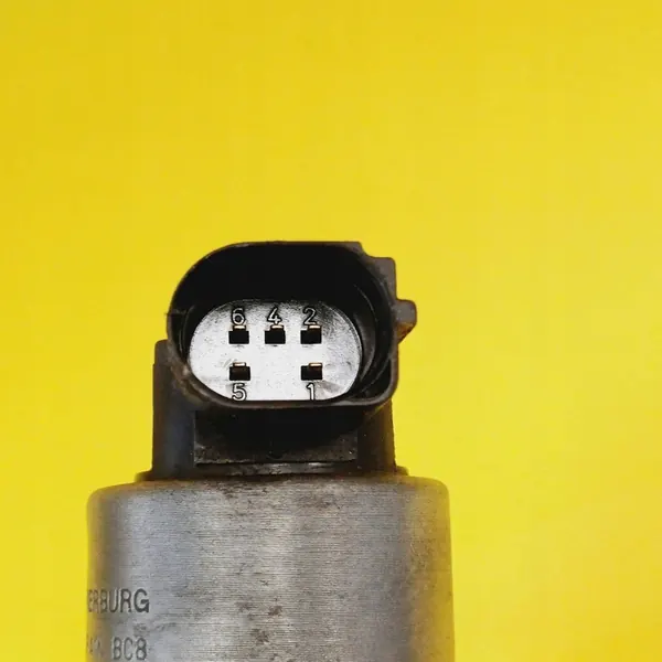 EGR-venttiili Skoda Octavia MK1 1.6 06A131501F image 5