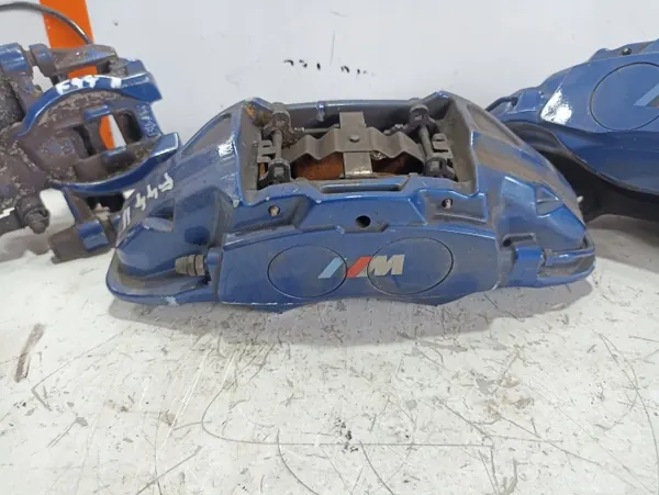 BMW 2 F44 Bromsskivor & Bromsok - OEM-set image 6
