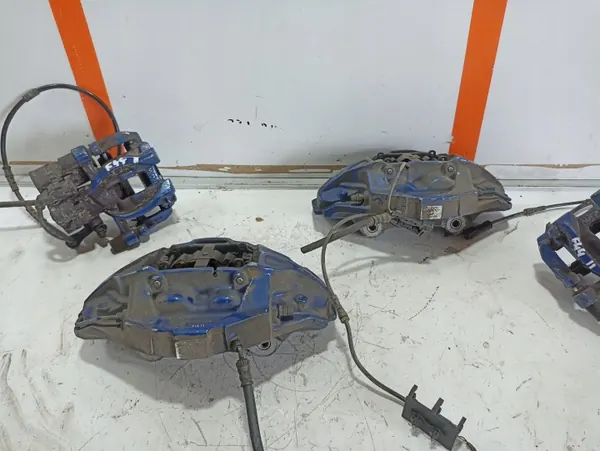BMW 2 F44 Bromsskivor & Bromsok - OEM-set image 9