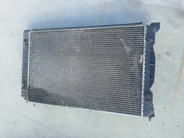 Radiador de líquido refrigerante OEM 8E0121251S para Audi A4 B7 image 5