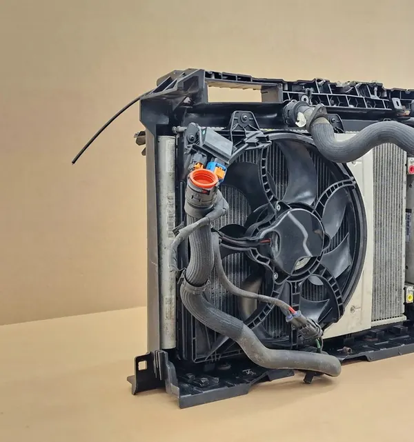 Voorste Radiator Jeep Opel Citroen Peugeot image 3