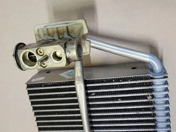 Evaporador de ar condicionado com válvula de expansão Mercedes S W220 image 3