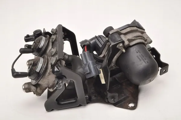 POMPE À AIR ASTON MARTIN VANTAGE 6G33-9F491-AA image 1