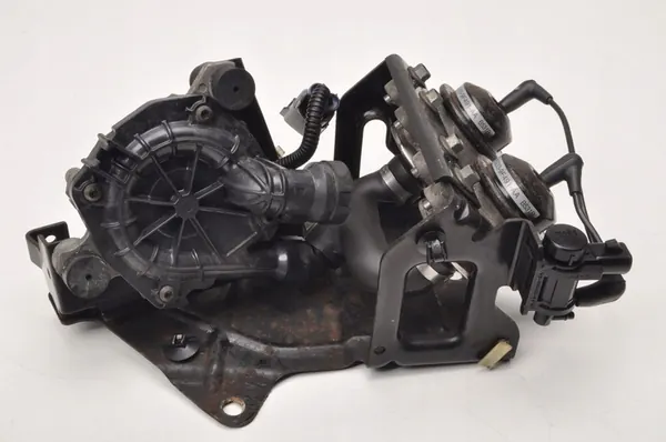 POMPE À AIR ASTON MARTIN VANTAGE 6G33-9F491-AA image 4