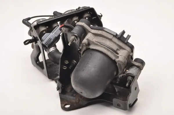 POMPE À AIR ASTON MARTIN VANTAGE 6G33-9F491-AA image 9