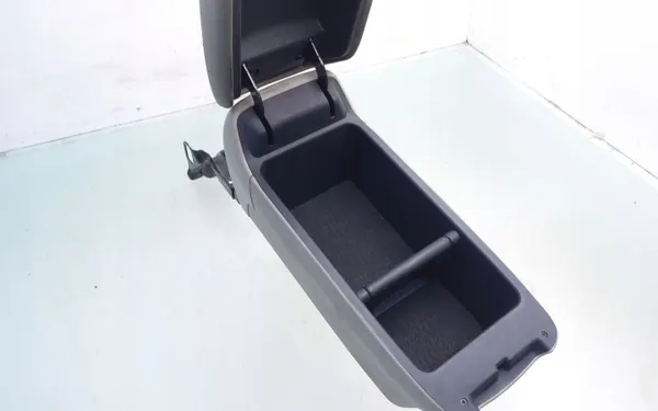 Toyota Avensis T250 konsoli käsinoja OEM ARA155858 image 3