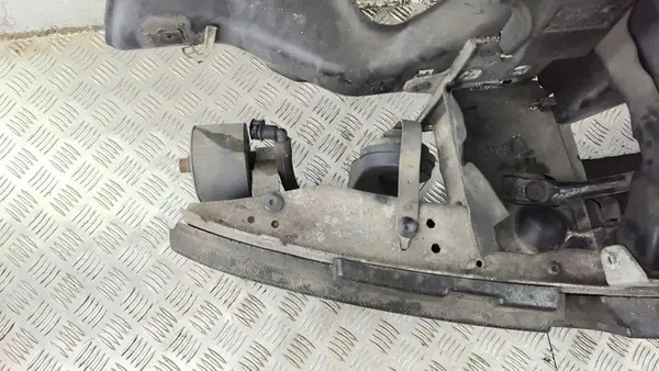 Radiador BMW Serie 7 3.0L Diesel 51117135522 image 5