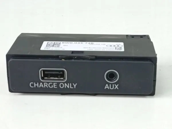 AUX-liitin Audi A5 2019 OEM 8W0035726 image 2