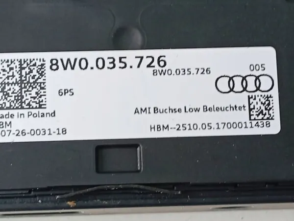 AUX-liitin Audi A5 2019 OEM 8W0035726 image 3