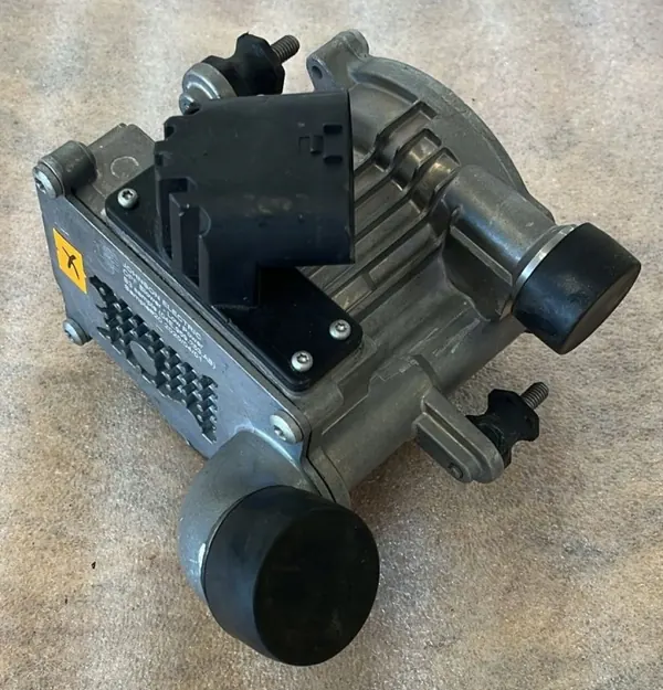 Pompe à air secondaire OEM 04E959253AB pour Audi image 2
