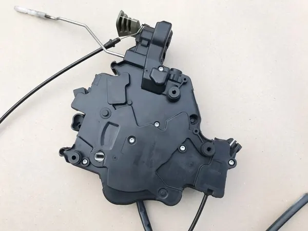 Sliding Door Lock 7H0843654BD Volkswagen Transporter T5 image 7