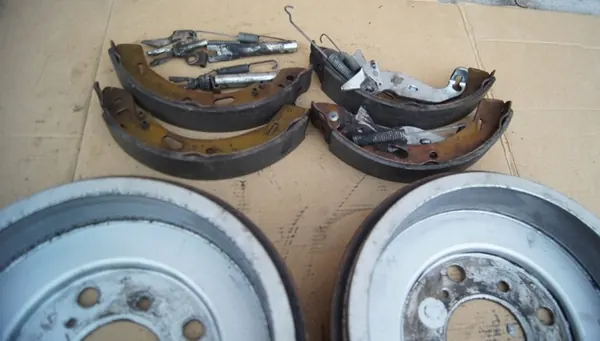 Achterremtrommels OEM Tarcza tarcze hamulcowe przednie przód Audi A3 8P lift 1.9TDI BLS Łódzkie image 4