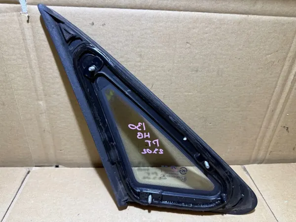 Hyundai I30 II HB Rechte Hintere Dreieckscheibe OEM 87820-A5500 image 3