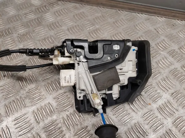 Audi A8 D4 Linke Hintere Türverkleidung OEM 4H0839915 image 7