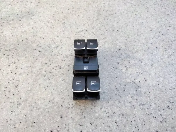 Fensterschalterpanel vorne links VW Passat CC image 2