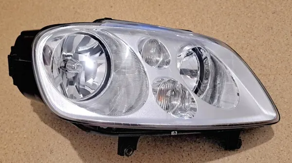 VOLKSWAGEN TOURAN 03-07 Oikea Heijastin 0301205202, 1T0941006D image 2