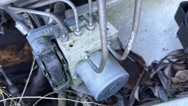ABS-jarrupumppu OEM A0014464189 VW Crafterille image 2