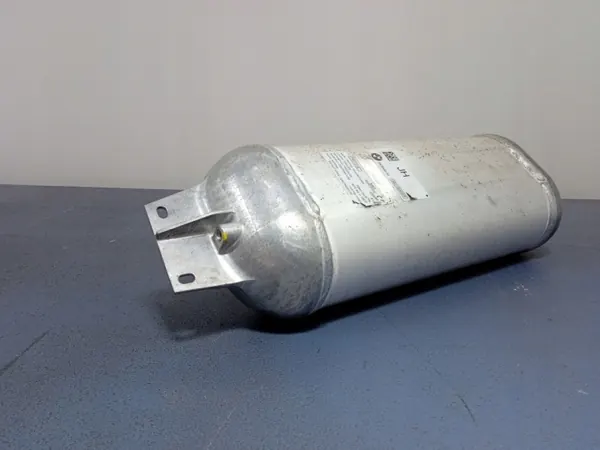 BMW X5 G05 Lufttryckstank 6878492 OEM image 3