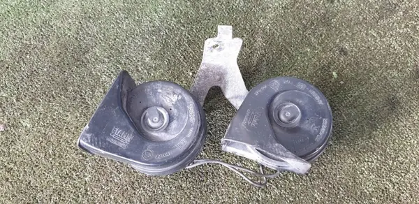 Claxon Ford Mondeo MK5 OEM DG9T-13A803-DB - Gebruikt image 2