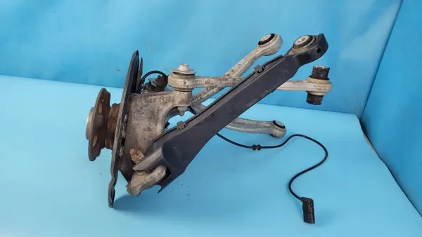 MERCEDES W205 Achsschenkel Hinten Rechts Gebraucht image 7