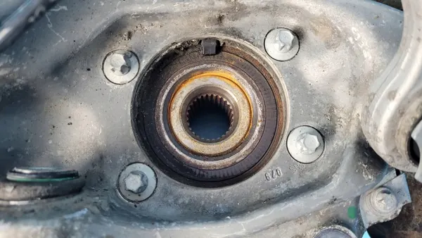 MERCEDES W205 Achsschenkel Hinten Rechts Gebraucht image 9