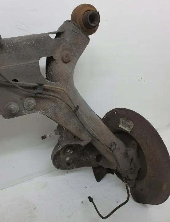 Viga de eje trasero V70 - Suspensión OEM usada image 3