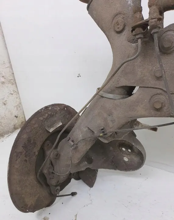 Viga de eje trasero V70 - Suspensión OEM usada image 7