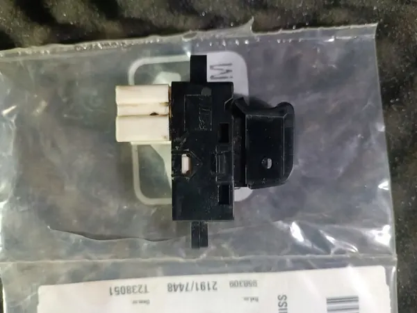 Nissan Fönsterbrytare OEM 254111FA0A image 2