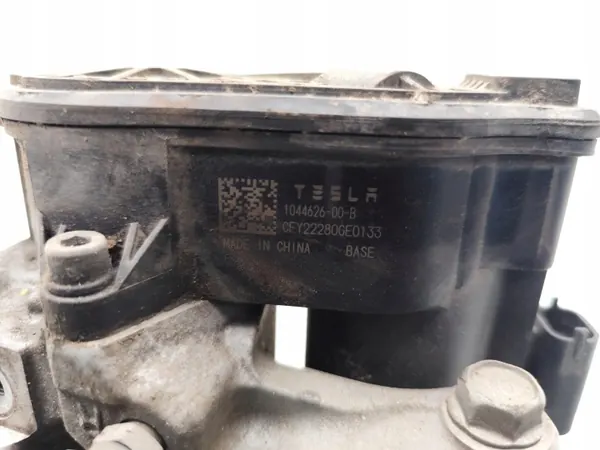 Tesla Model 3 Hinterer Bremszange OEM 1044626-00-B image 7