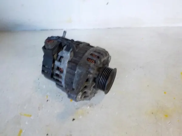 HYUNDAI I20 1.2 Alternator OEM 2655633 37300-03100 image 2