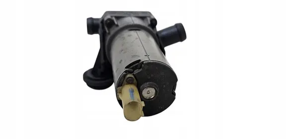 BMW E81 E82 E88 E87 E90 E92 X1 E84 Vattenpump N45 N46 N47 image 6