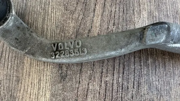 Volvo C40/XC40 Spurstangenkopf OEM 32283513/32283511 image 3