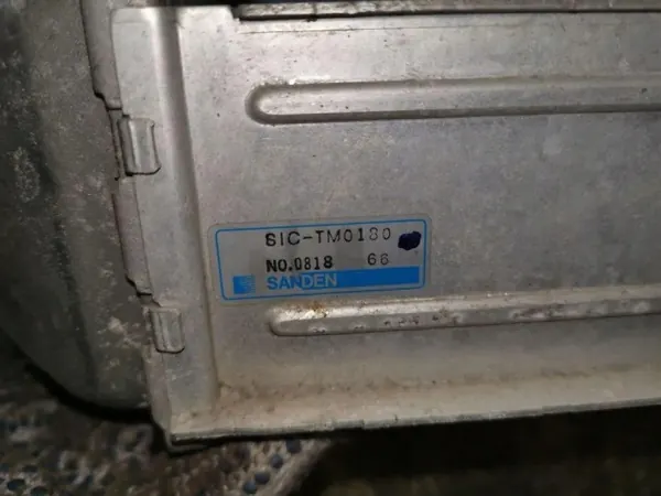 Radiador Subaru OE TM0180 - Estado Usado image 3