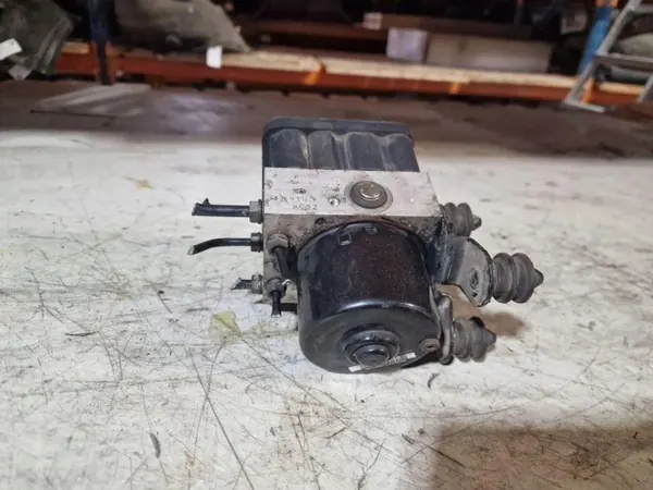 ABS-pumppu OEM 1K0907379K VW Golf V 2.0L Diesel image 3